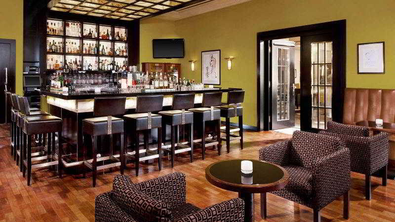 Hotel Elephant Weimar, Autograph Collection Exterior foto The bar at the Westin